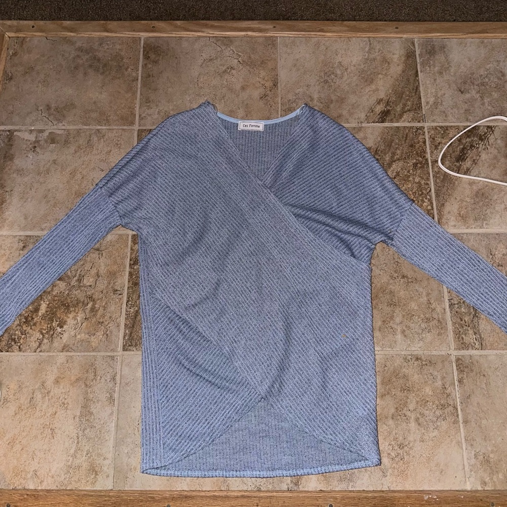 Ces femme light blue sweater